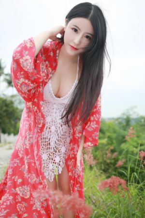 粗大的内捧猛烈进出小视频