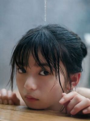 美女脱得一干二净