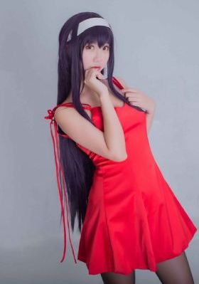 他掀开裙子舌头伸进去在线观看